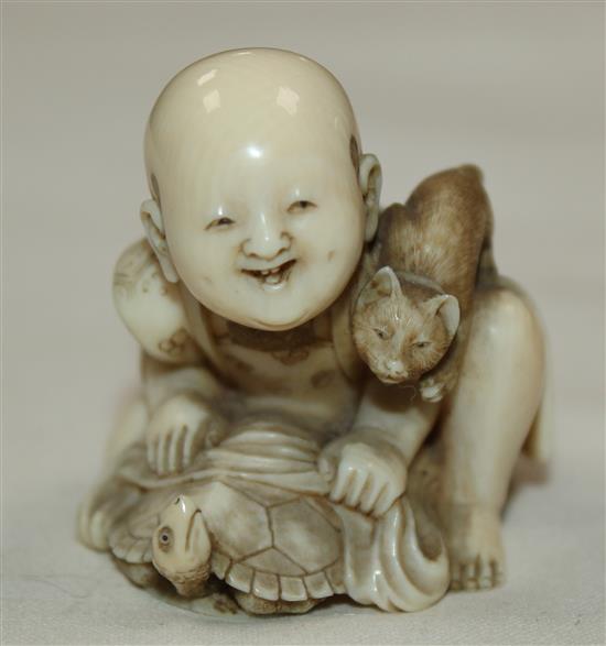 A good Japanese ivory netsuke, signed Seiko, Meiji period height 4cm